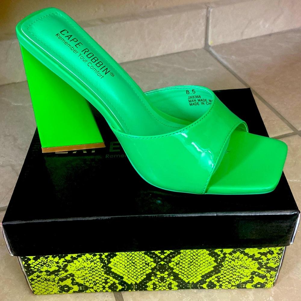 GREEN CAPE ROBBIN SHOES 8.5